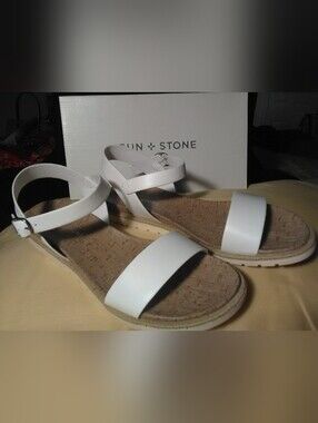 NIB Sun + Stone White Cork Footbed Strap Sandal — Women SZ. 9M Macys